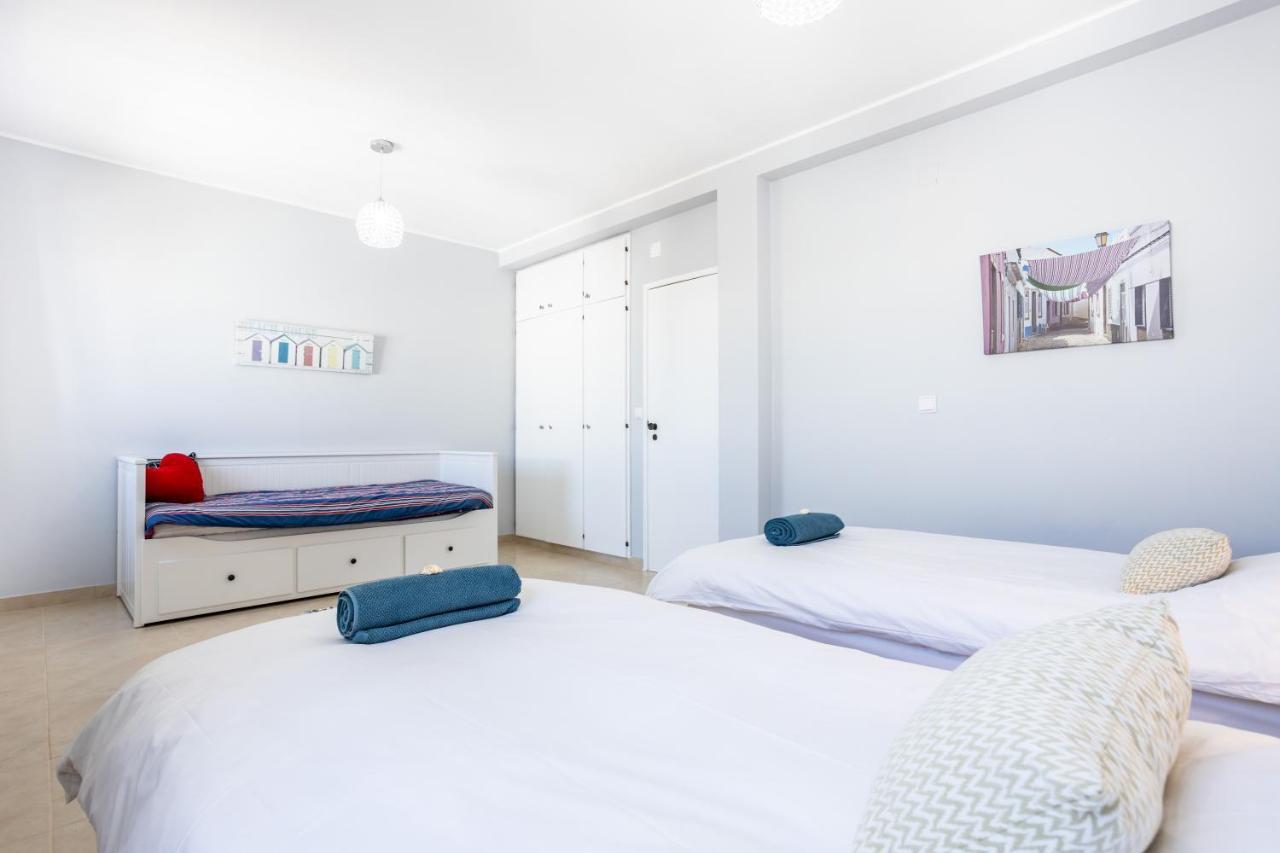 Newly Renovated 2 Bedroom Townhouse - Close To Salema Beach Esterno foto